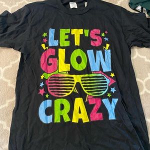 LETS GLOW CRAZY GRAPHIC TEE MEDIUM